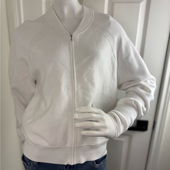 Athleta Advantage Sweater Bright White.  C10 - Picture 3 of 13